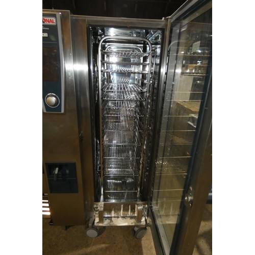 1227 - A 20 grid Rational combi oven no model visible but believed to be an SSC-20, comes with 1 trolley - ... 