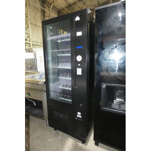 1286 - A black vending machine for confectionery by Vendo type SVE-HS5-GSnack - trade - No keys at present