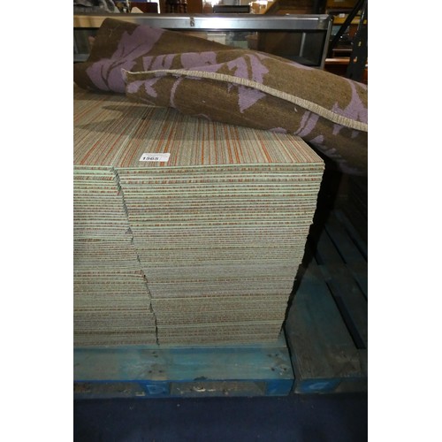 1565 - A quantity of approx 100 x Shaw Ecologix orange striped patterned carpet tiles each approx 46 x 91.5... 