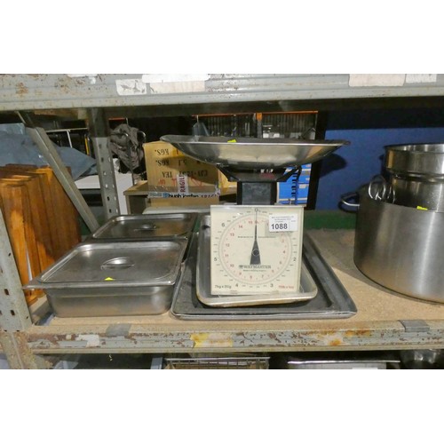 1088 - 2x gastronorm pots with lids, baking trays and a set of scales by Waymaster, contents of 1/2 a shelf