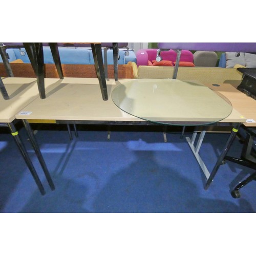 1462 - A rectangular light wood effect office table/desk approx 140x81cm