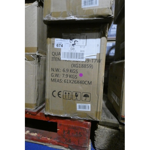 674 - 1 x Ricco tricycle type XG7359-T7W. Boxed and requires assembly