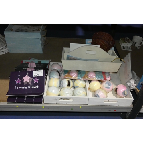 404 - A quantity of Christmas and other bath bombs