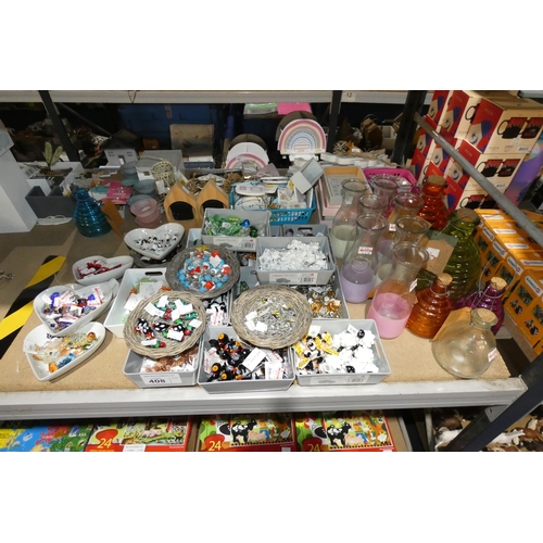 408 - A quantity of various glass gift items and ornaments