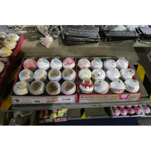 560 - 2 x cardboard trays containing a quantity of bath bombs