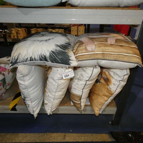 591 - 6 x various scatter cushions, cats, pigs etc