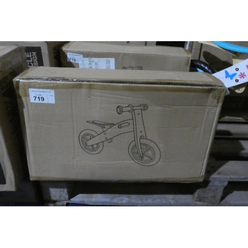 719 - 1 x Ricco Haptoo balance bike. Boxed and requires assembly - Colour is white