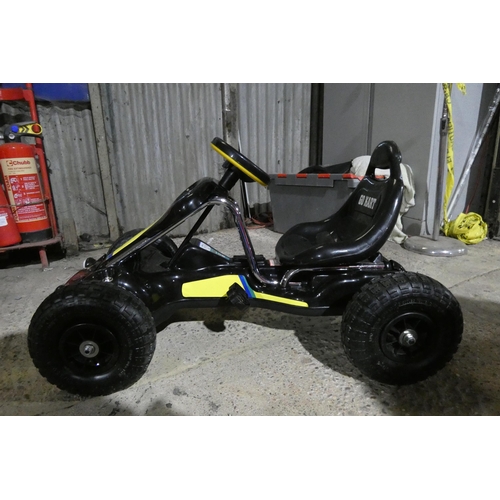 868 - 1 x black metal pedal go kart