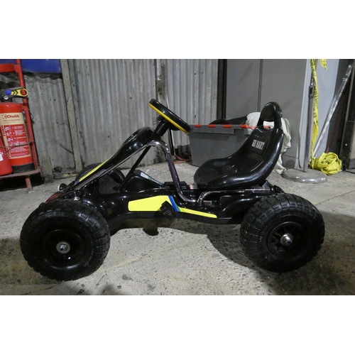 870 - 1 x black metal pedal go kart