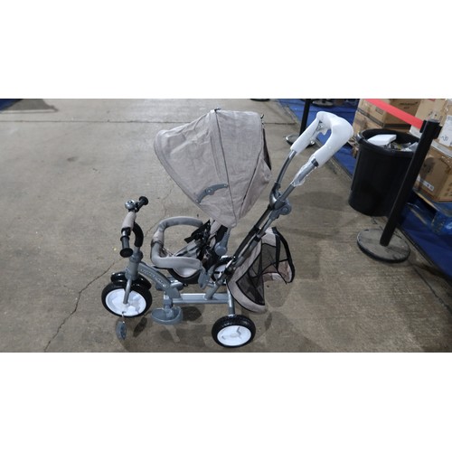 672 - 1 x Ricco tricycle type XG6059-T7. Boxed and requires assembly