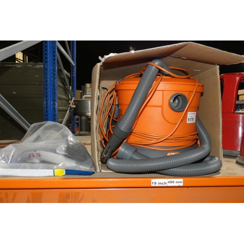 5179 - 1 x VAX VCC-08A vacuum cleaner 240v