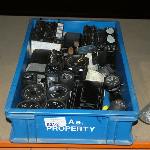 5252 - 1 box containing a quantity of various ex-MOD flight and other gauges