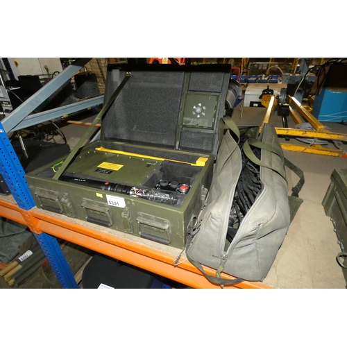 5301 - An ex-MOD Z5 remote light kit supplied in a green flight case and a green bag