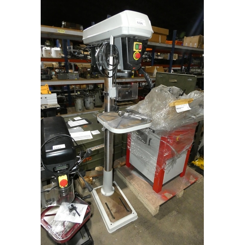 5326 - 1 x Trade AT700PD/ATDP17F floor standing pillar drill 240v. Please note that the drill has a wobble ... 