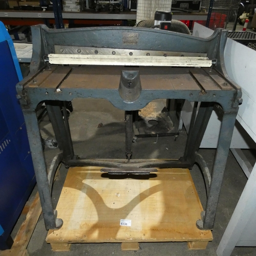 5336 - 1 x Edwards treadle guillotine max width approx 76cm - missing front support arms