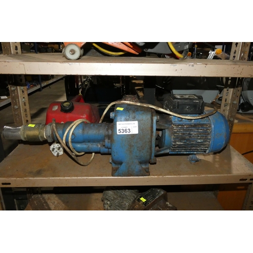 5363 - 1 x Heligear motorised gear box and 1 x other motorised  item (compressor?)