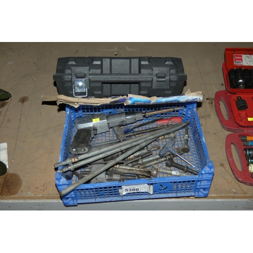 5380 - A quantity of various air tools and a Clarke Power file 240v