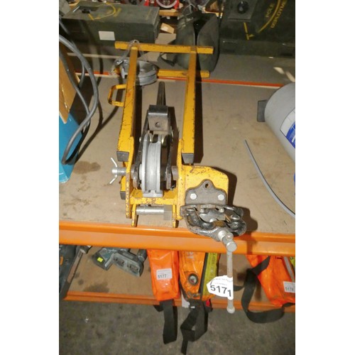 5171 - A Hilmor pipe bender on a folding stand with a pipe vice