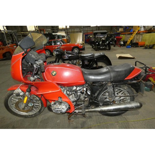 22 - BMW 650cc

No V5, Does not run and has no keys,

Registration number: RYE 409Y,
Odometer Reading : 4... 