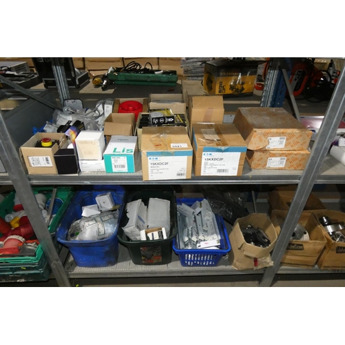 5541 - A quantity of various electrical related items including switches, smoke alarms, contactors etc. Con... 