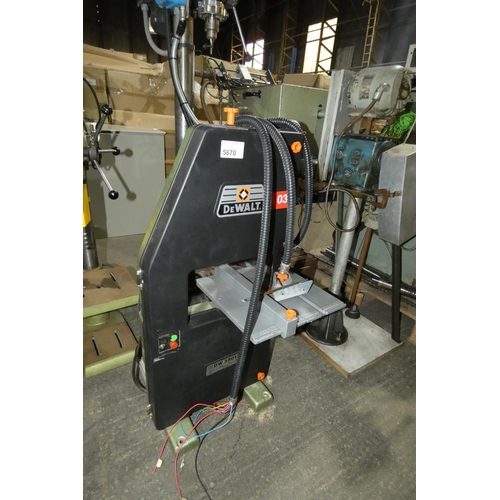 5670 - 1 x Dewalt DW3501 bench top band saw 3ph