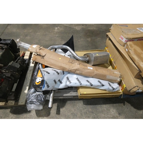 5681 - 1 pallet containing a quantity of various vehicle parts including a drive shaft, exhaust sections et... 