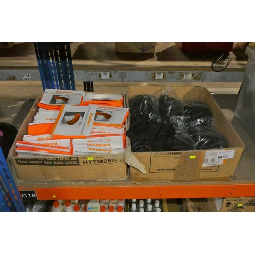 5451 - A quantity of gloves and helmet wind guards