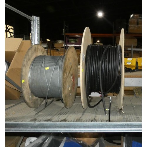 5545 - 1 x part roll of electric cable and 1 x part roll of wire rope