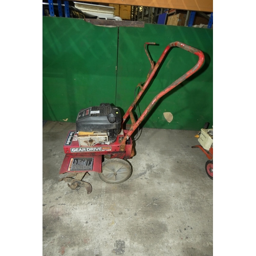 5745 - 1 x Earthquake Gear Drive rototiller with a Briggs and Stratton 6.75hp petrol engine