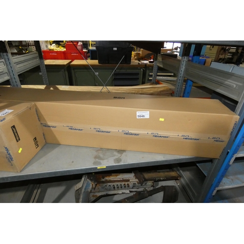 5846 - 1 box containing 18 x Megaman Tono integrated LED batten lights 1500mm