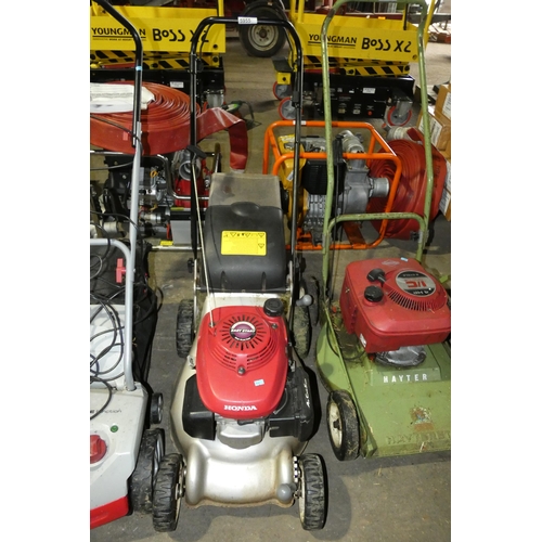 5955 - 1 x Honda petrol engine lawn mower