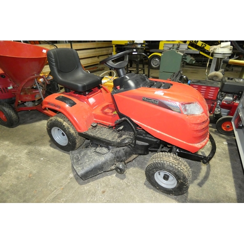 5958 - 1 x Mountfield ride on lawn mower model 1538H-SD (side discharge) type SD 98 Hydro YOM 2015 with a M... 