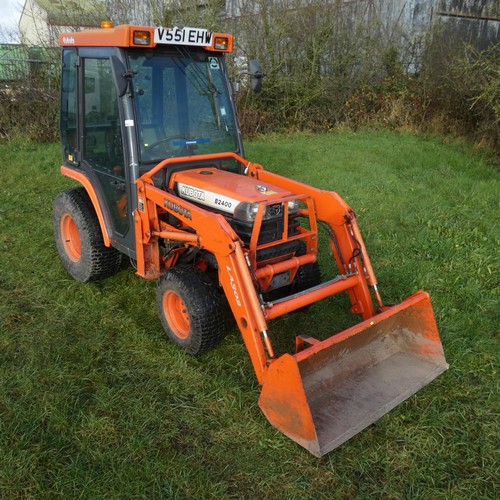 5961 - 1 x Kubota B2400 garden tractor, hour meter reads 2479 hours, shows registration number V 551 EHW . ... 