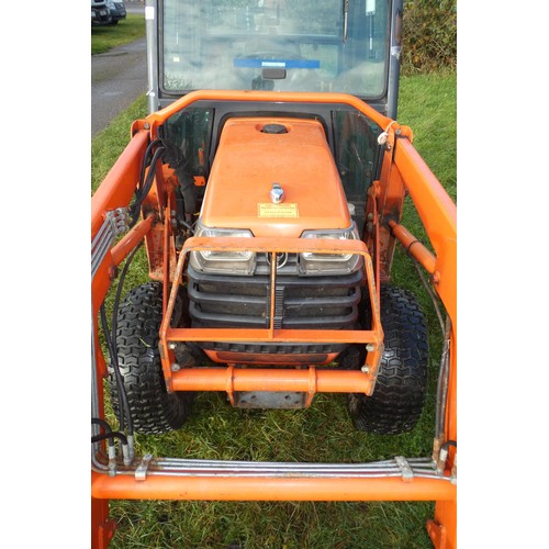 5961 - 1 x Kubota B2400 garden tractor, hour meter reads 2479 hours, shows registration number V 551 EHW . ... 