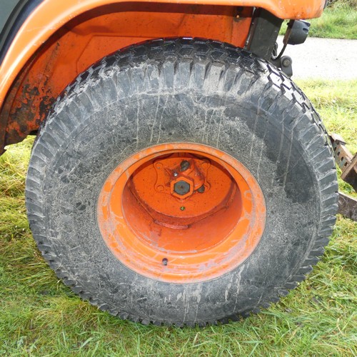 5961 - 1 x Kubota B2400 garden tractor, hour meter reads 2479 hours, shows registration number V 551 EHW . ... 