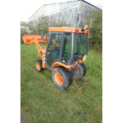 5961 - 1 x Kubota B2400 garden tractor, hour meter reads 2479 hours, shows registration number V 551 EHW . ... 