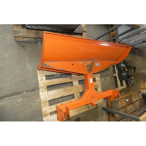 5962 - 1 x Tomlin LA302 fore end snow plough attachment approx 138cm wide - To suit Kubota garden tractor (... 