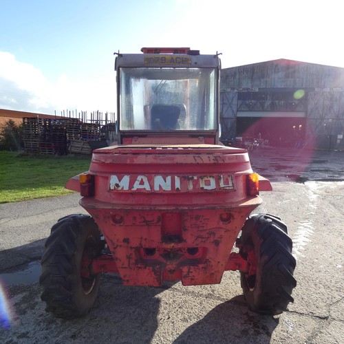 5991 - Manitou M4260P 4 Wheel Drive
V5 present, 1 key, starts, runs and drives,
Registration number: Q79 AC... 