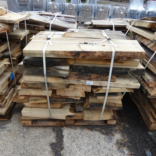 6028 - 1 pallet containing a quantity of various hardwood slabs, mainly oak - Contents of 1 pallet