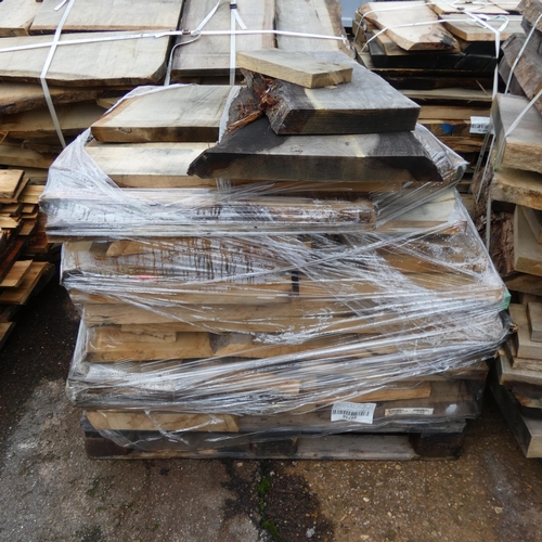 6039 - 1 pallet containing a quantity of various hardwood slabs, mainly oak - Contents of 1 pallet