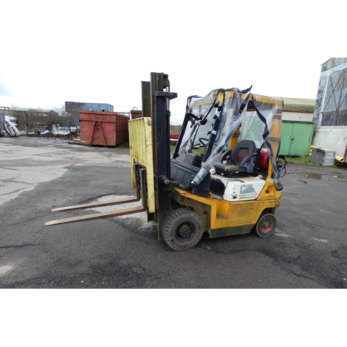 5967 - 1 x Kalmar gas powered forklift truck model 2815 A10G13322 capacity 1500kg, YOM 1990s. Digital hour ... 