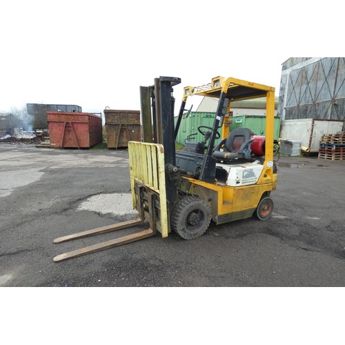 5967 - 1 x Kalmar gas powered forklift truck model 2815 A10G13322 capacity 1500kg, YOM 1990s. Digital hour ... 