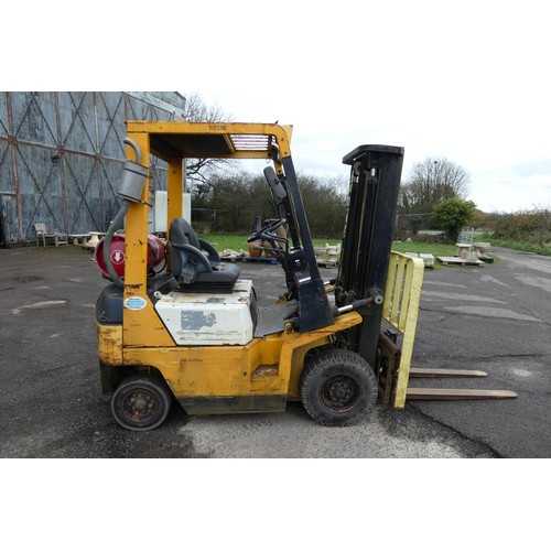 5967 - 1 x Kalmar gas powered forklift truck model 2815 A10G13322 capacity 1500kg, YOM 1990s. Digital hour ... 