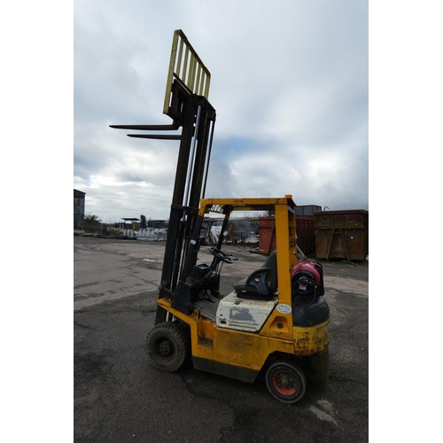 5967 - 1 x Kalmar gas powered forklift truck model 2815 A10G13322 capacity 1500kg, YOM 1990s. Digital hour ... 