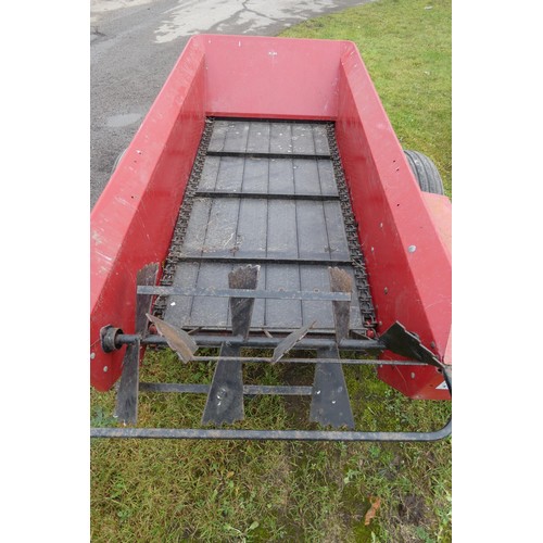 5995 - 1 x PTO driven rear discharge dung spreader by Millcreek Manufacturing, type 57P, internal bed measu... 