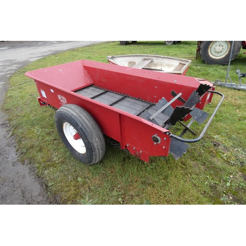 5995 - 1 x PTO driven rear discharge dung spreader by Millcreek Manufacturing, type 57P, internal bed measu... 