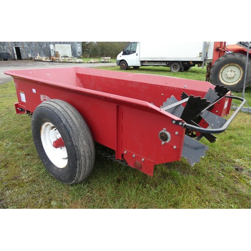 5995 - 1 x PTO driven rear discharge dung spreader by Millcreek Manufacturing, type 57P, internal bed measu... 