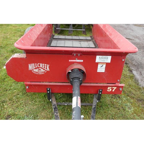 5995 - 1 x PTO driven rear discharge dung spreader by Millcreek Manufacturing, type 57P, internal bed measu... 