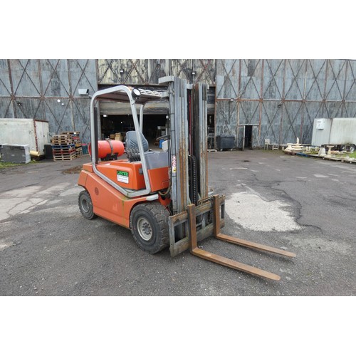 5968 - 1 x BT Rolatruc Cargo CBG 3.0 gas powered forklift truck YOM 2003, capacity 3000kg, digital hour met... 