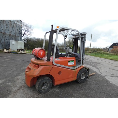 5968 - 1 x BT Rolatruc Cargo CBG 3.0 gas powered forklift truck YOM 2003, capacity 3000kg, digital hour met... 